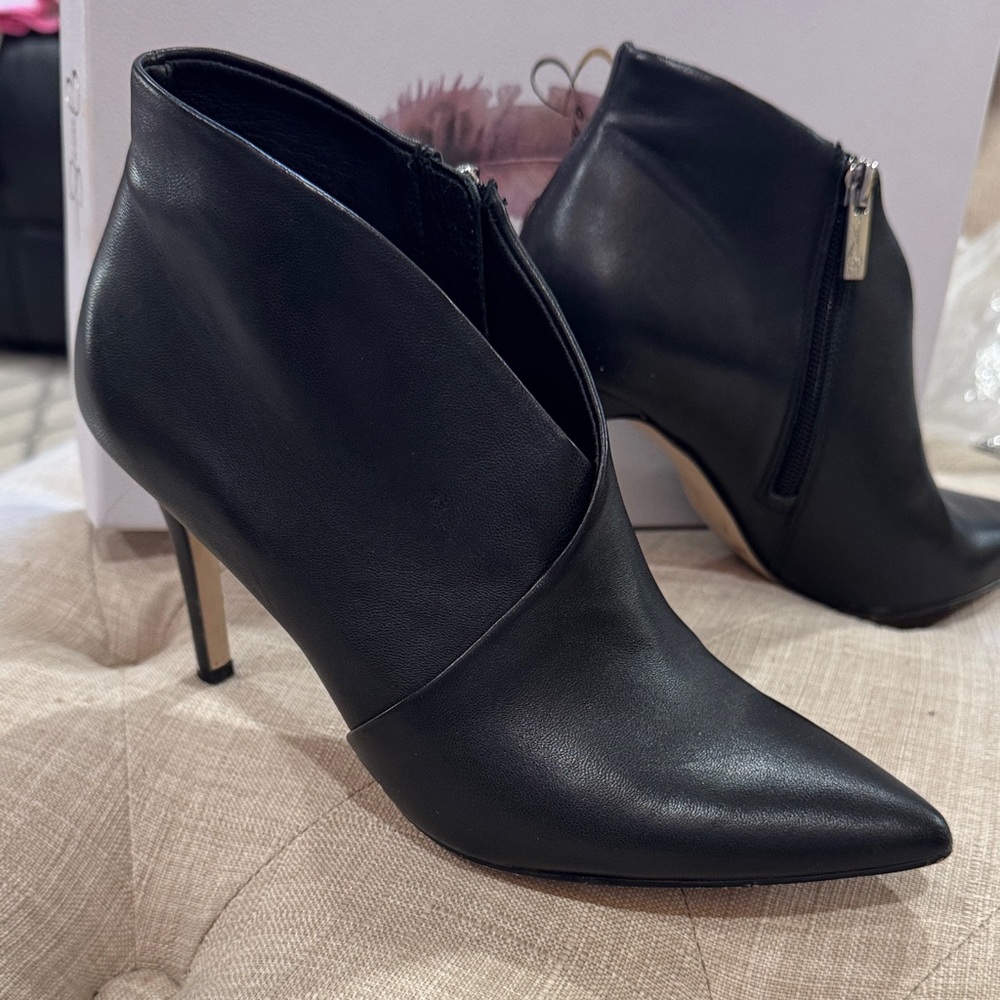 Jessica Simpson Black Ankle Booties - Picture 2 of 6